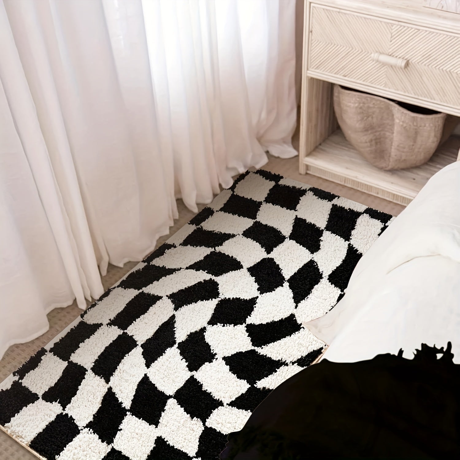 [Non-Slip Bath Rug] Non-Slip, Machine Washable 1pc Checkered Bath Rug | Plush Polyester Bathroom Mat with Black & White Geometric Pattern, 2cm Thick Durable Floor Mat for Shower, Sink & Toilet Areas