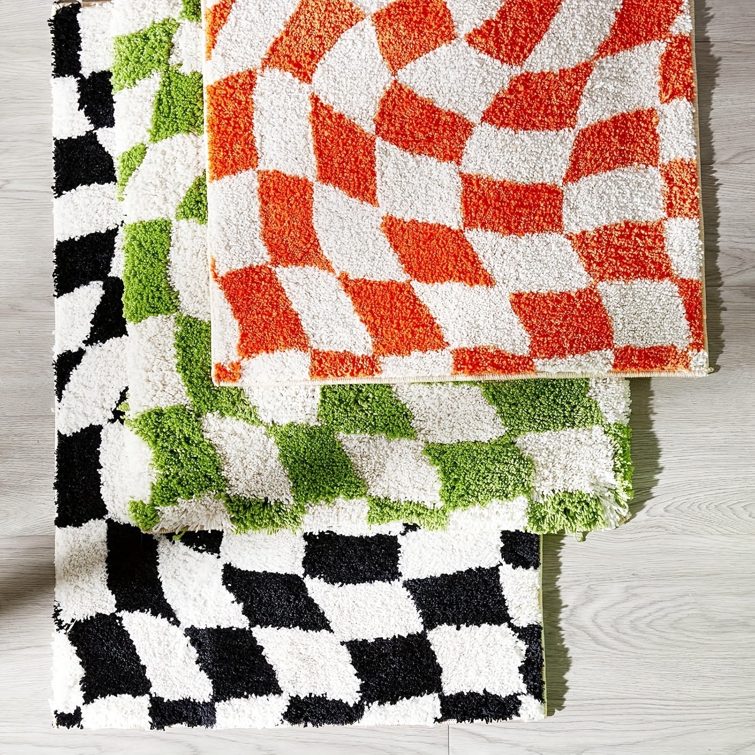 [Non-Slip Bath Rug] Non-Slip, Machine Washable 1pc Checkered Bath Rug | Plush Polyester Bathroom Mat with Black & White Geometric Pattern, 2cm Thick Durable Floor Mat for Shower, Sink & Toilet Areas